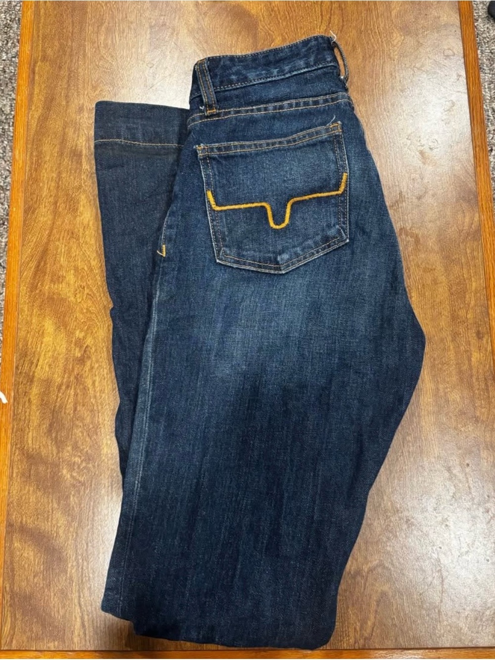 Men's Dark Blue Denim Jeans with Contrast Stitching